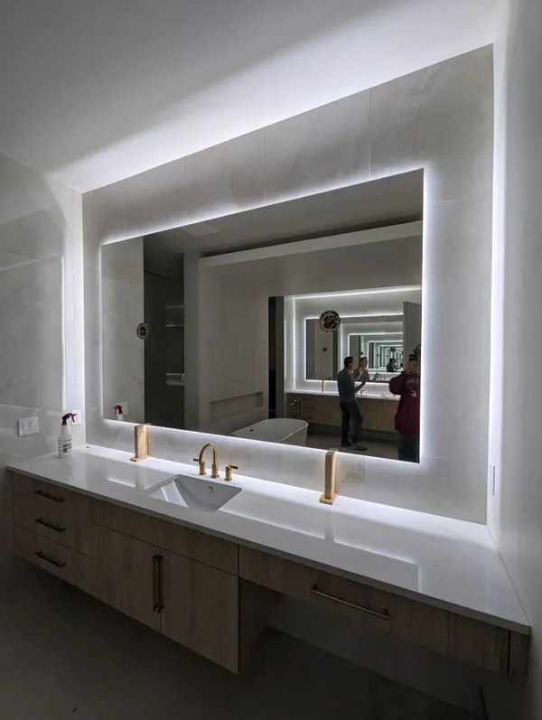 Floating mirror